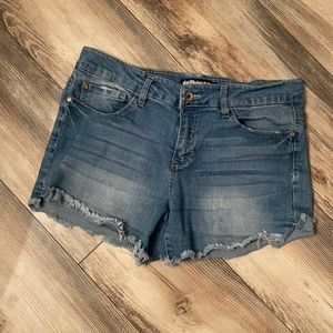 Dollhouse-Dylan-frayed denim distressed shorts-Size 11/30 waist